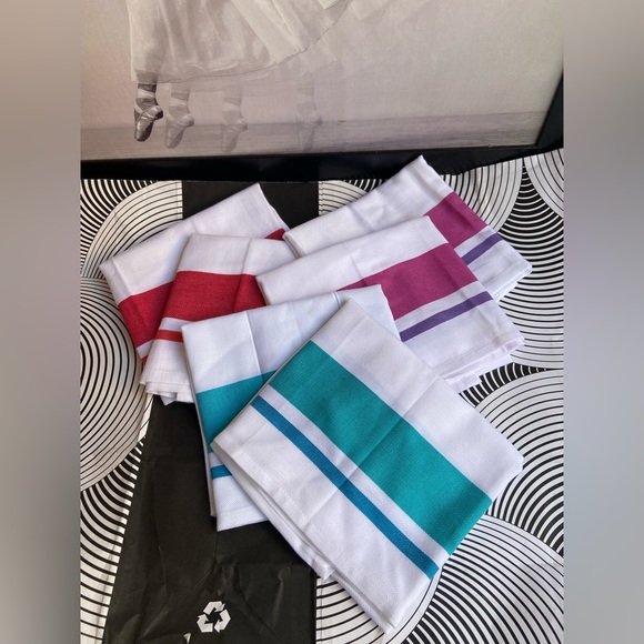 Mark & Spencer Kitchen/Hand Towel - Picture 3 of 6